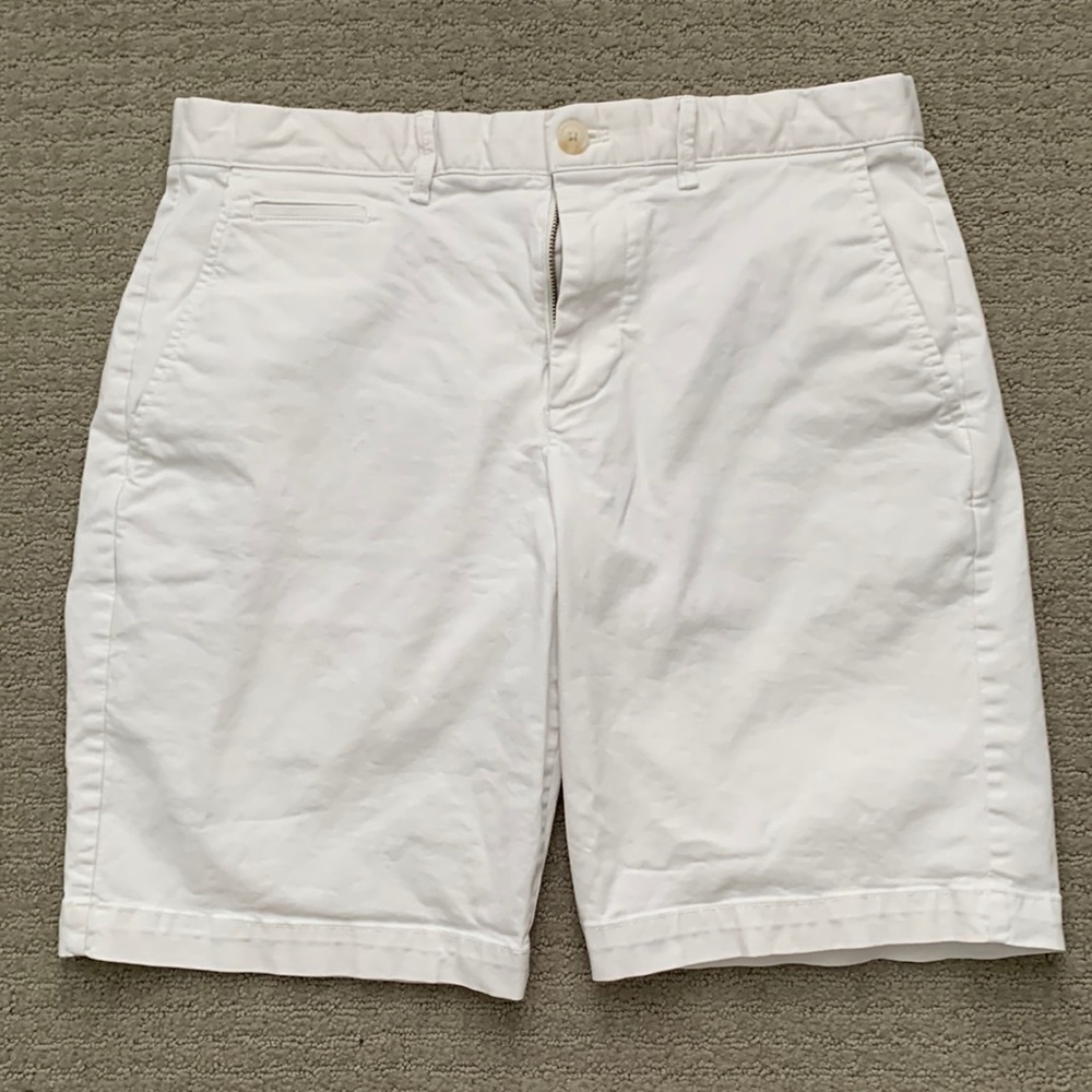 Men’s Gap Flat front Shorts - Size 31